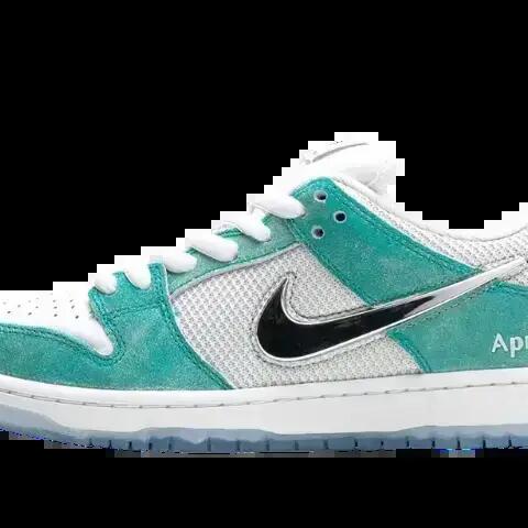 Skate Shoes - SB Dunk Low April - Turbo Green/Metallic Silver