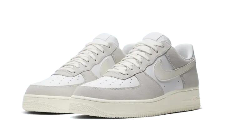 Nike Air Force 1 LV8 Platinum Tint 2/3