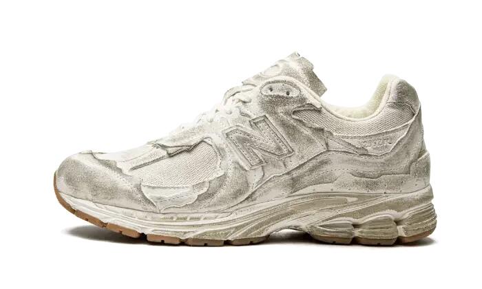 NEW BALANCE picture