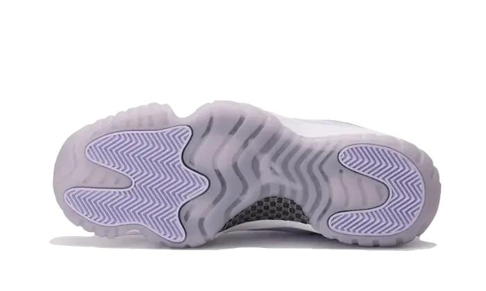Jordan 11 Retro Low Pure Violet (Women's) 3/4