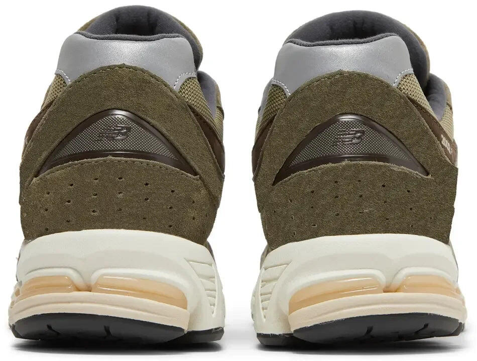 New Balance 2002R Olive Brown 4/5