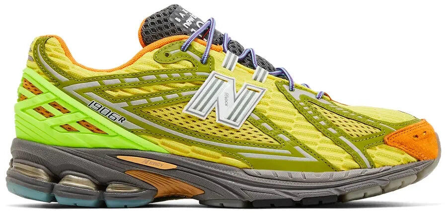 NEW BALANCE picture