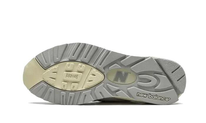 New Balance 990v2 Made in USA Teddy Santis Sea Salt 4/4