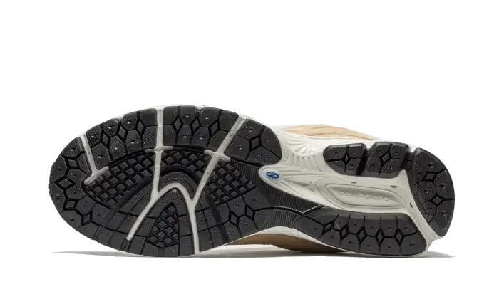 New Balance 2002R Incense Sepia Bone 3/3