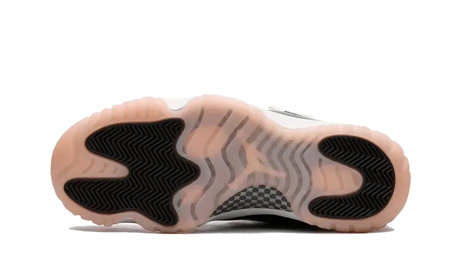 Jordan 11 Retro Neapolitan (W) 4/4