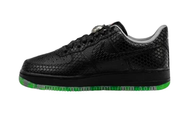 NIKE picture