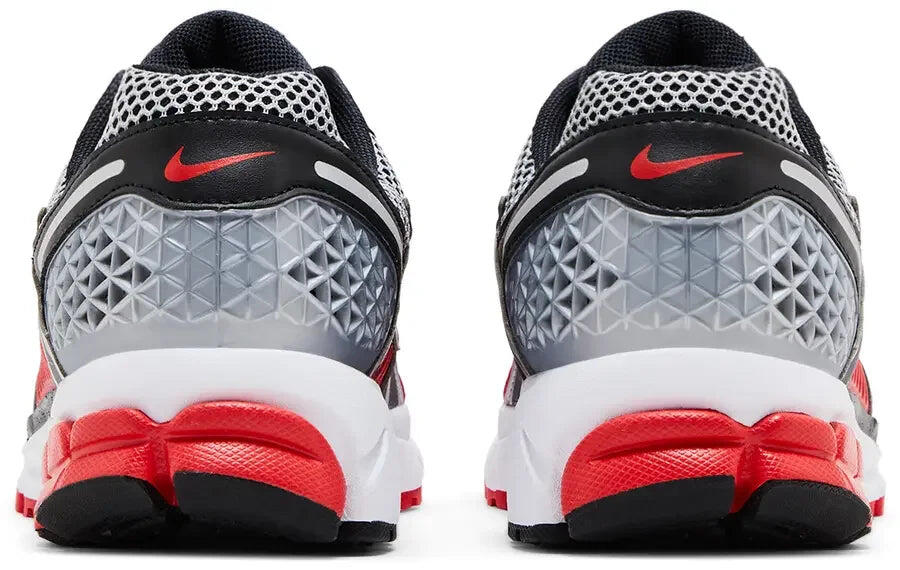 Nike Zoom Vomero 5 Metallic Silver University Red 4/5