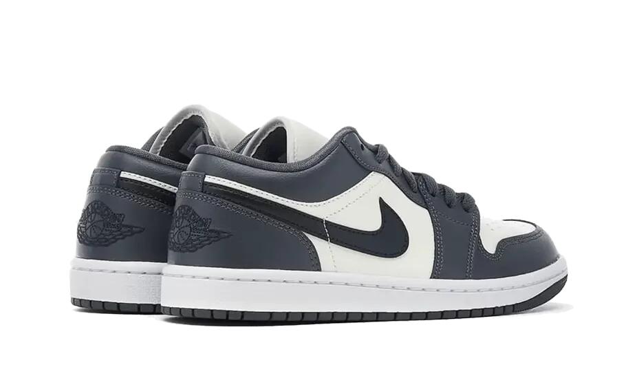 Jordan 1 Low Dark Grey (W) 3/4
