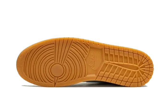Air Jordan 1 Low SE Barcelona Print 4/4