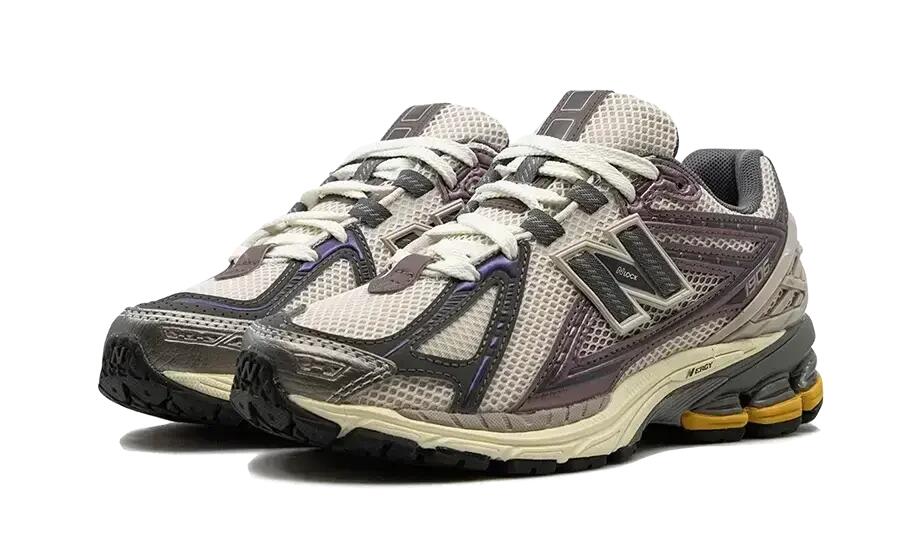New Balance 1906R Licorice 2/4