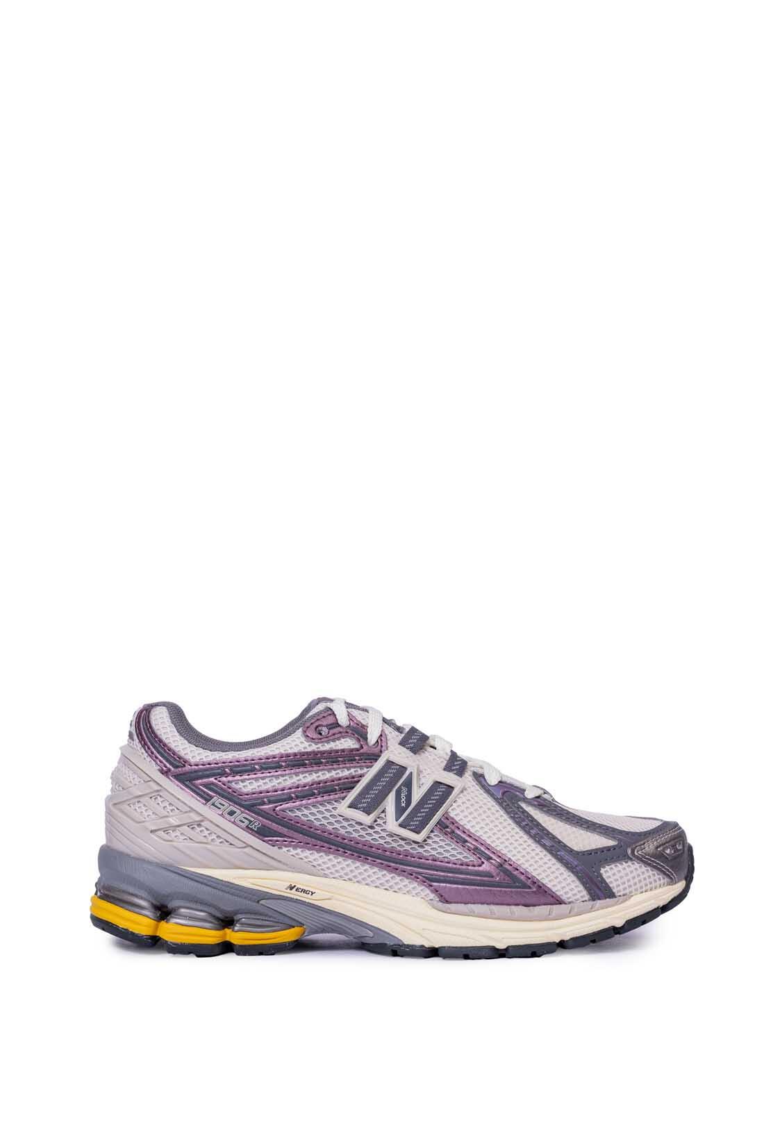 NEW BALANCE picture