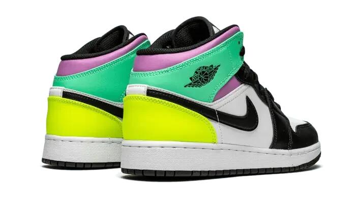 Jordan 1 Mid Pastel Black Toe (GS) 3/4