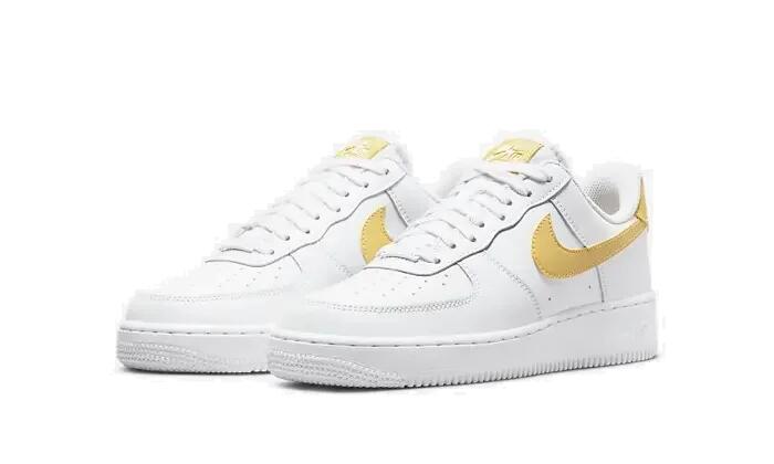 Sportschoenen Air Force 1 Low ‘07 White Saturn Gold 2/3