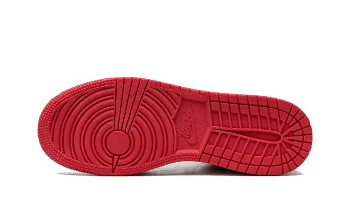 Air Jordan 1 Mid Very Berry (GS) 4/4