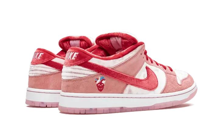 Nike SB Dunk Low StrangeLove 3/4