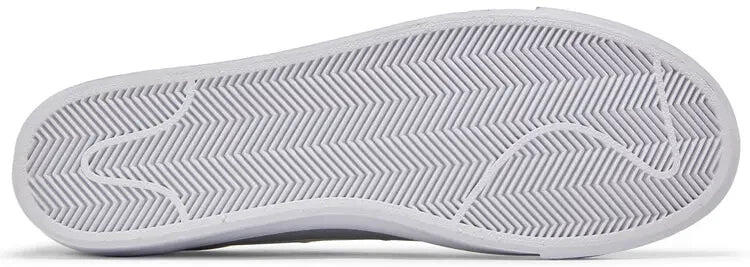 Nike Blazer Low Print Wolf Grey Sail Bright Crimson 3/5