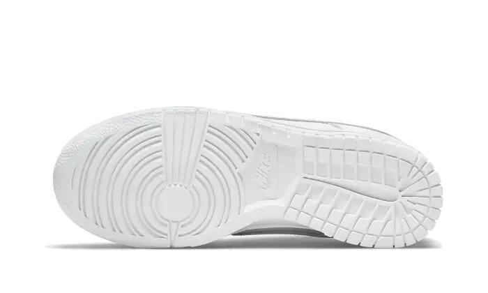 Dunk Low Triple White (2021) 3/4