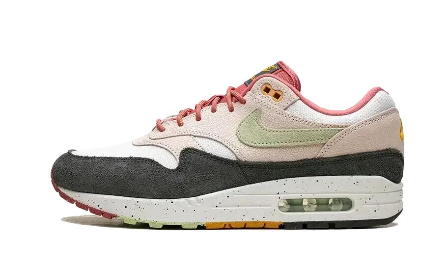 NIKE picture