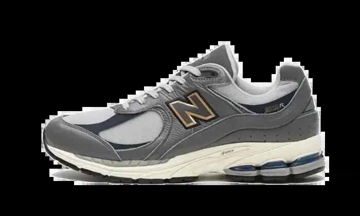 NEW BALANCE picture