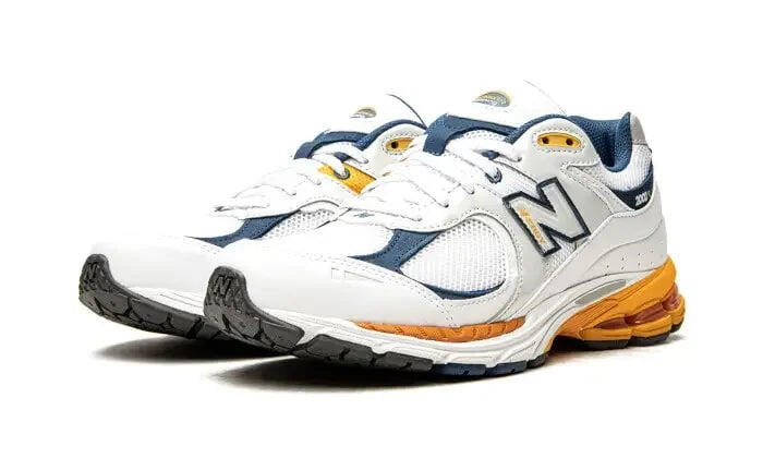 New Balance 2002R Bryant Giles 2/4