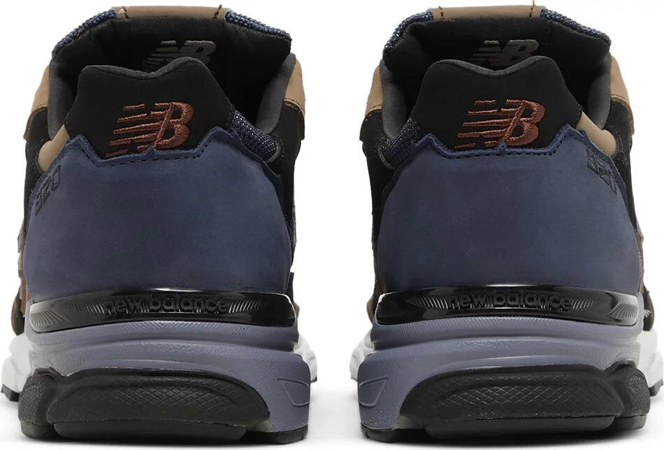 New Balance 920 MiUK Navy Beige Black 5/6