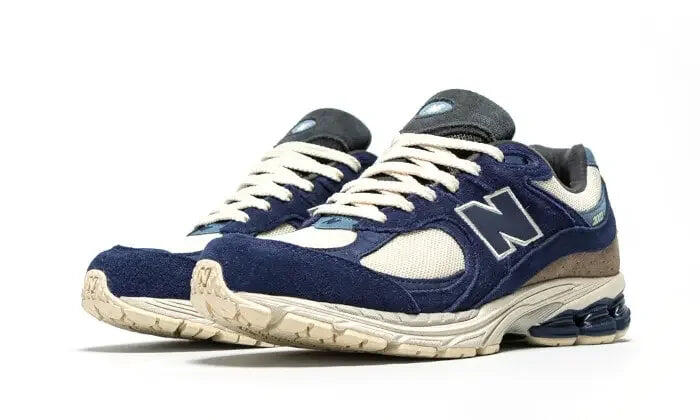 New Balance 2002R Navy Cream 2/4