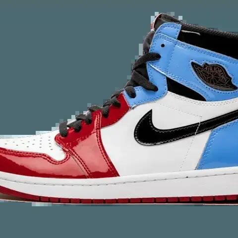 Jordan 1 Retro High Fearless UNC Chicago