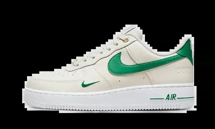 NIKE picture