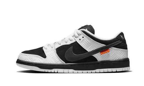 Scarpe - Skate - Unisex - SB Dunk Low TIGHTBOOTH - White/Black-Safety Orange