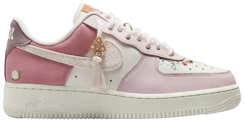 NIKE picture