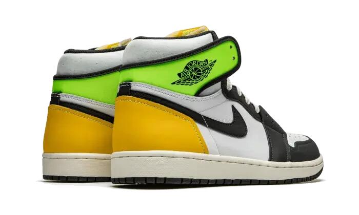 Air Jordan 1 Retro High OG Volt Gold 3/4