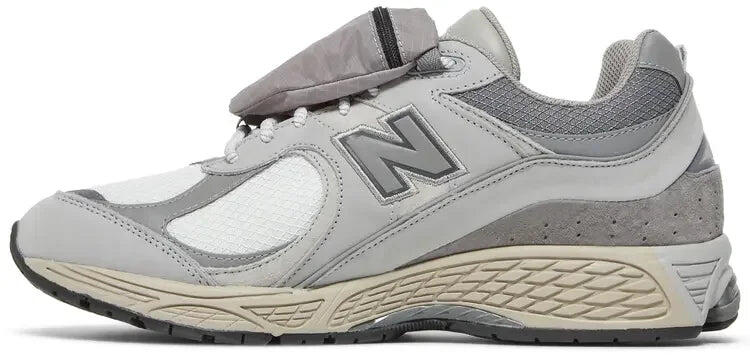 New Balance 2002R Pocket Grey 2/5