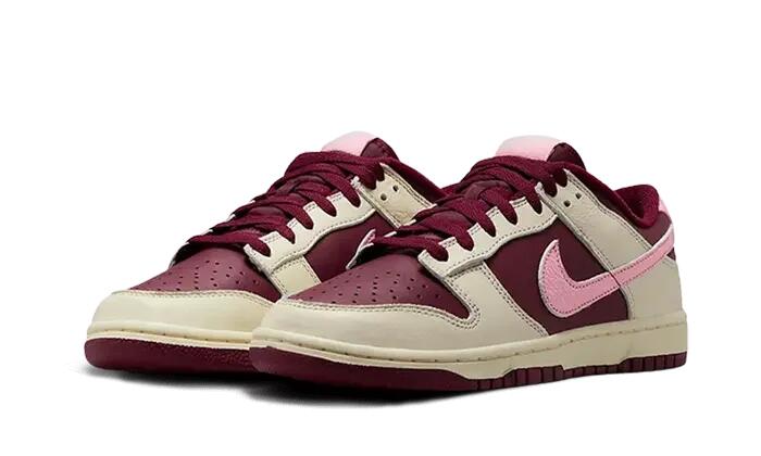 Nike Dunk Low Retro PRM Valentine's Day (2023) 2/3