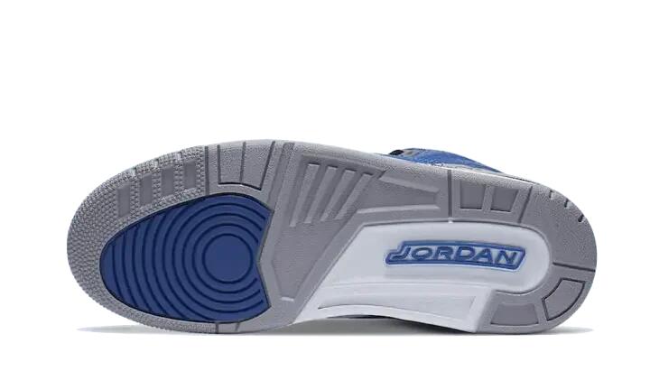 Air Jordan 3 Retro Varsity Royal 4/4