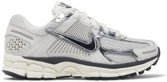 Nike W NIKE ZOOM VOMERO 5 white