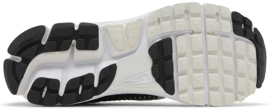 Nike Zoom Vomero 5 White Black 3/5