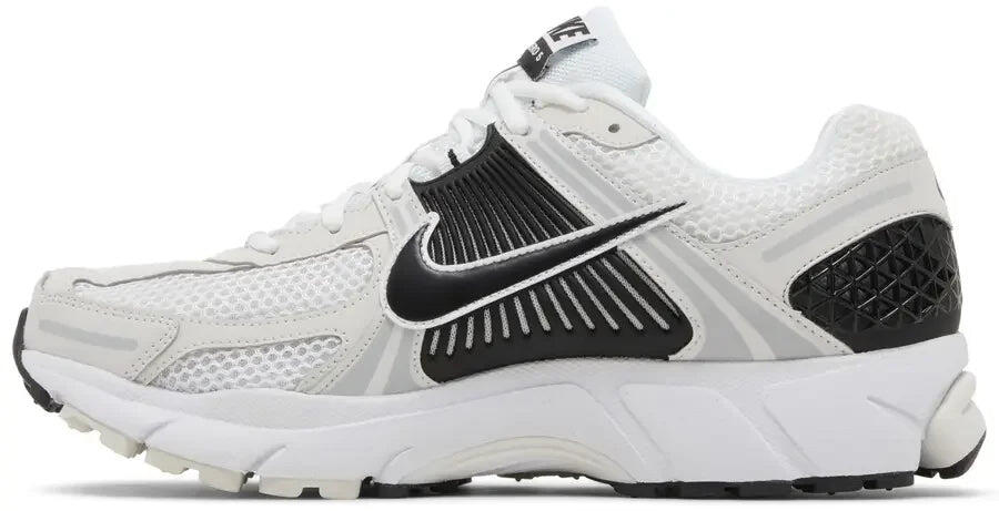 Nike Zoom Vomero 5 White Black 2/5