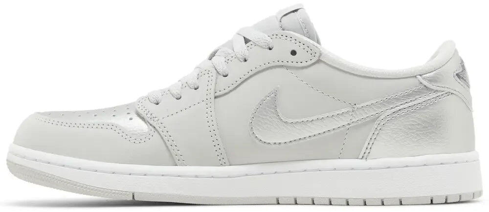 Jordan 1 Low OG Metallic Silver 2/5