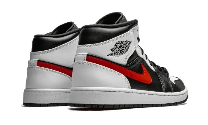 Zapatillas - Baloncesto - Air Jordan 1 Mid - Negro/Chile Red 3/4