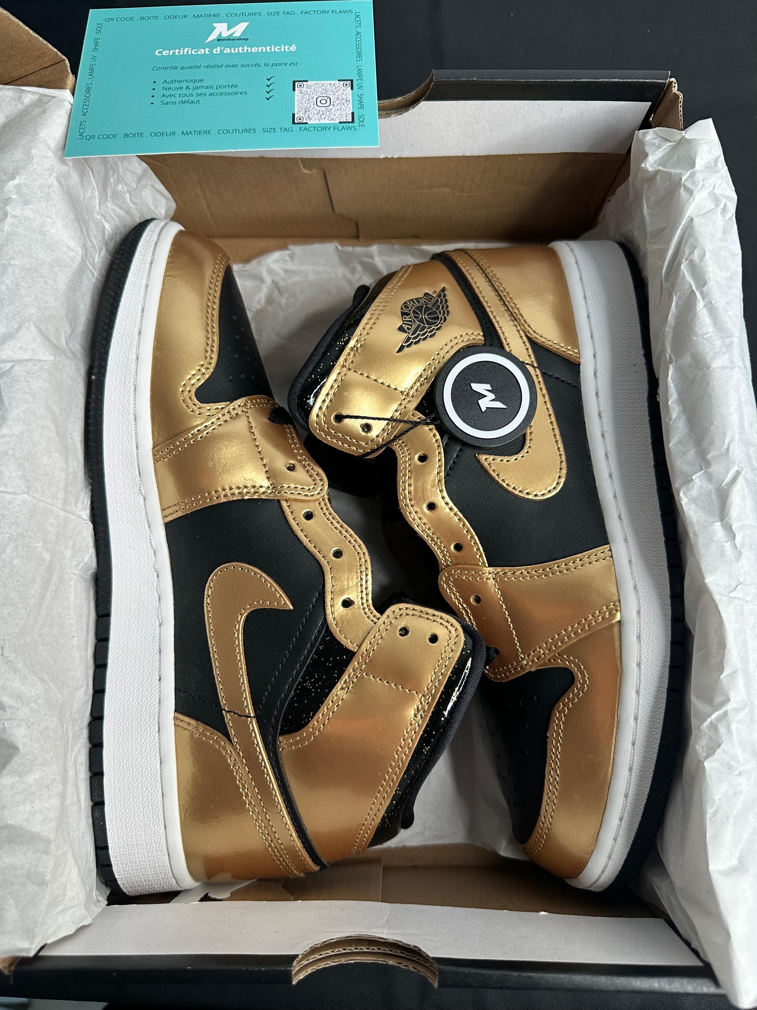 Air Jordan 1 Mid SE Metallic Gold Black (GS) 2/6