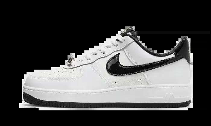 NIKE picture
