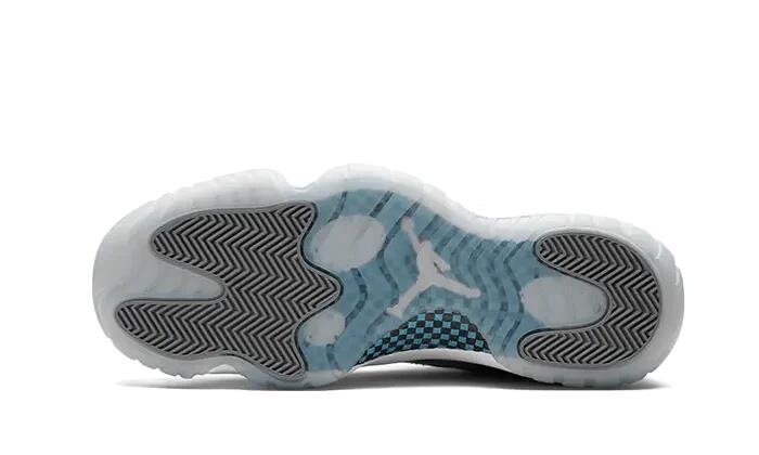 Air Jordan 11 Retro Low Cement Grey 4/4