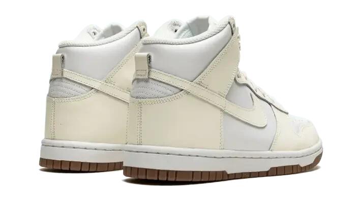 Nike Dunk High Sail Gum 3/4