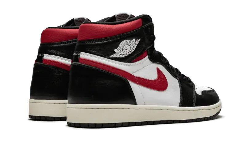 Air Jordan 1 Retro High Black Gym Red 3/4