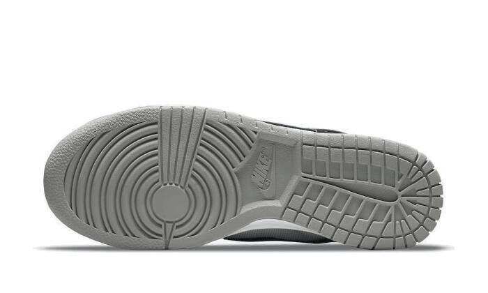Dunk Low Golden Gals Metallic Silver 2/3