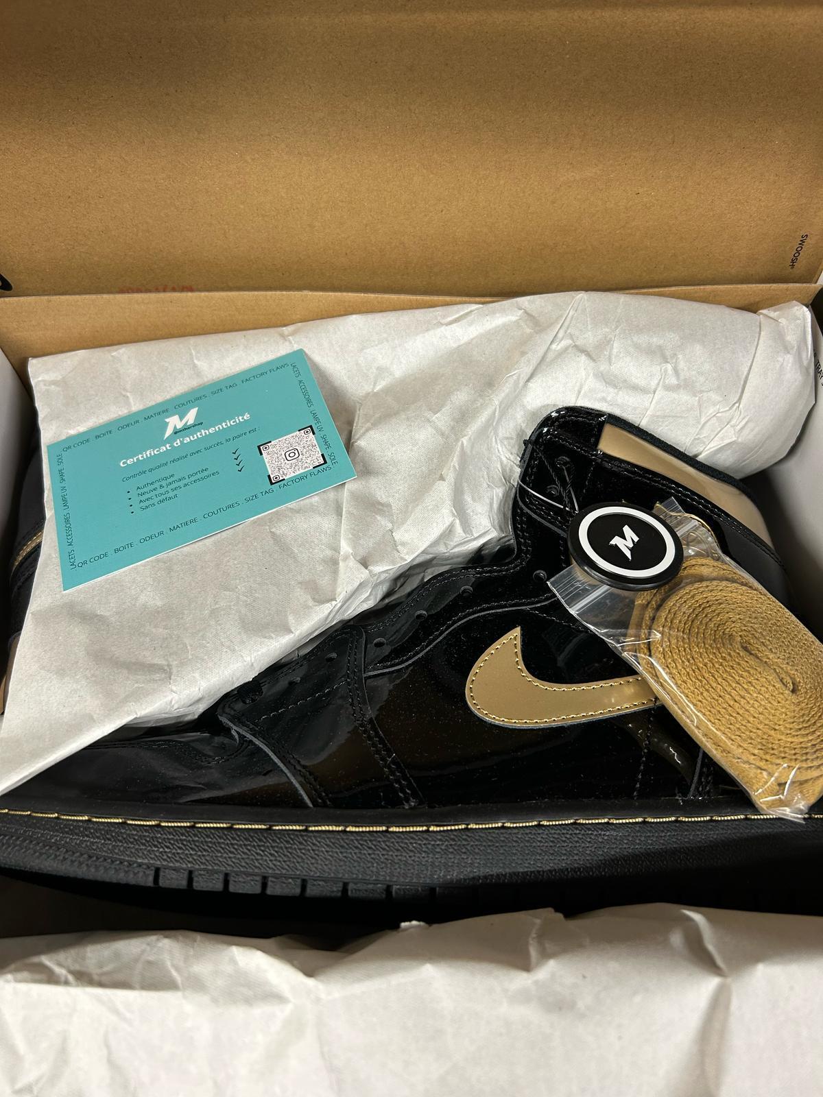 Jordan 1 Retro High Black Metallic Gold (2020) (GS) 2/5