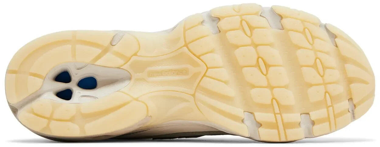 New Balance 740 Lunar New Year (2025) 3/5