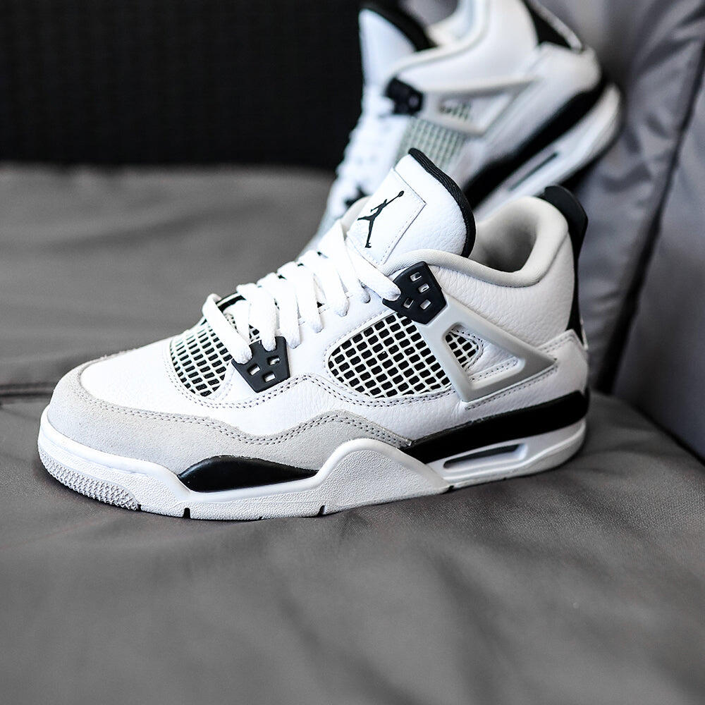Air Jordan 4 Military Black 5/5