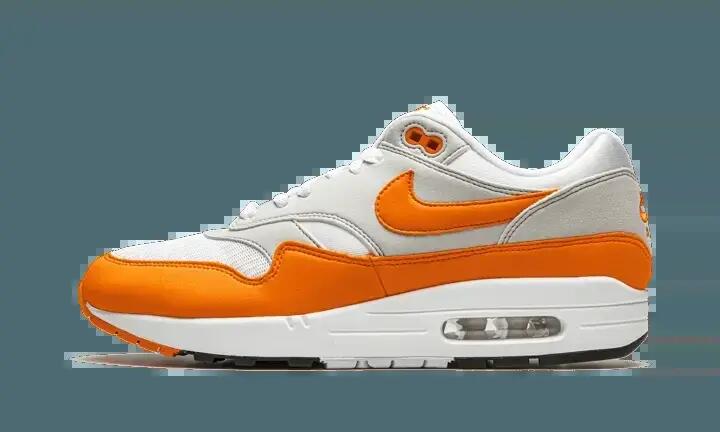 NIKE picture