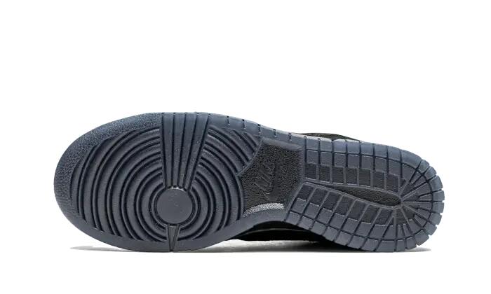 Nike Dunk Low SP Undefeated 5 On It Black 4/4